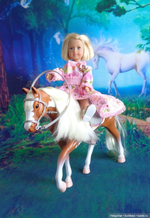 Прогулки на лошадках для маленьких девочек Лори и АГ