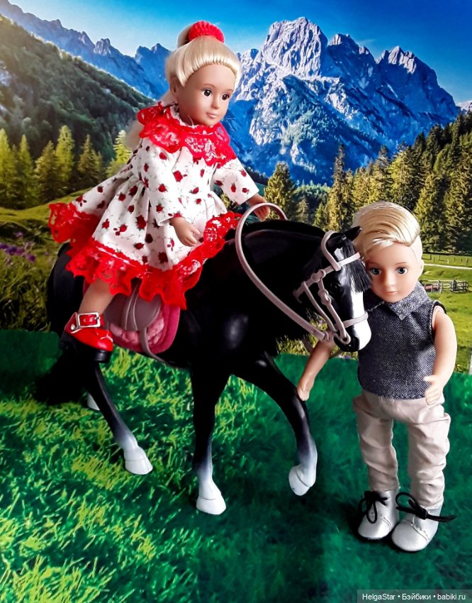 Прогулки на лошадках для маленьких девочек Лори и АГ