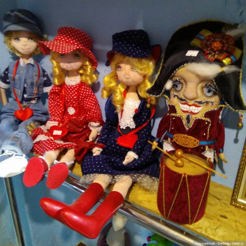 Город- Феодосия. Выставка-продажа, куклы игрушки и винтаж
