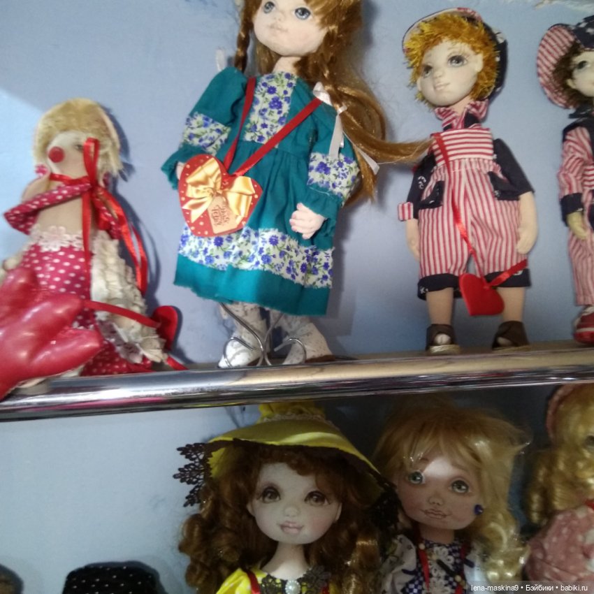 Город- Феодосия. Выставка-продажа, куклы игрушки и винтаж