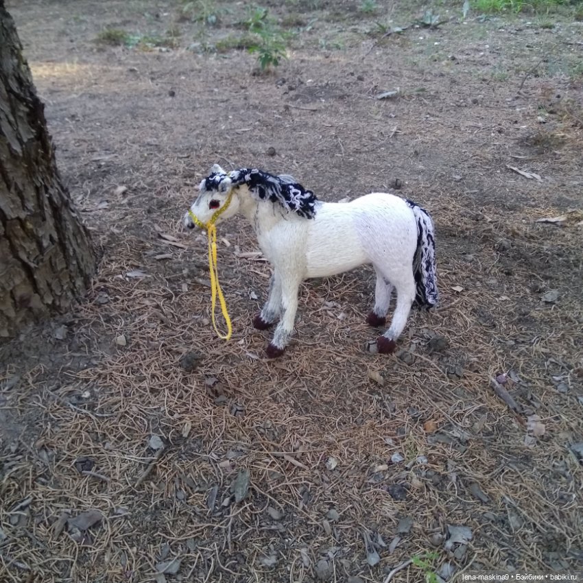 Подарок - лошадка — Авторские игрушки из разных материалов: синельная проволока (фото 5)