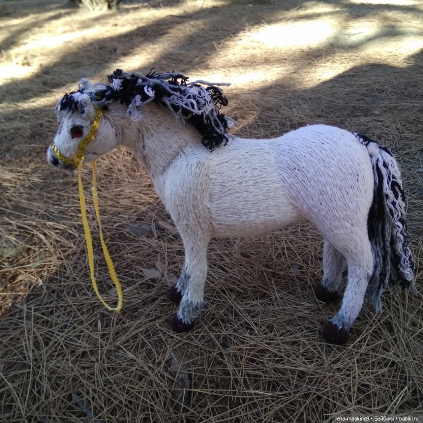 Подарок - лошадка — Авторские игрушки из разных материалов: синельная проволока (фото 3)