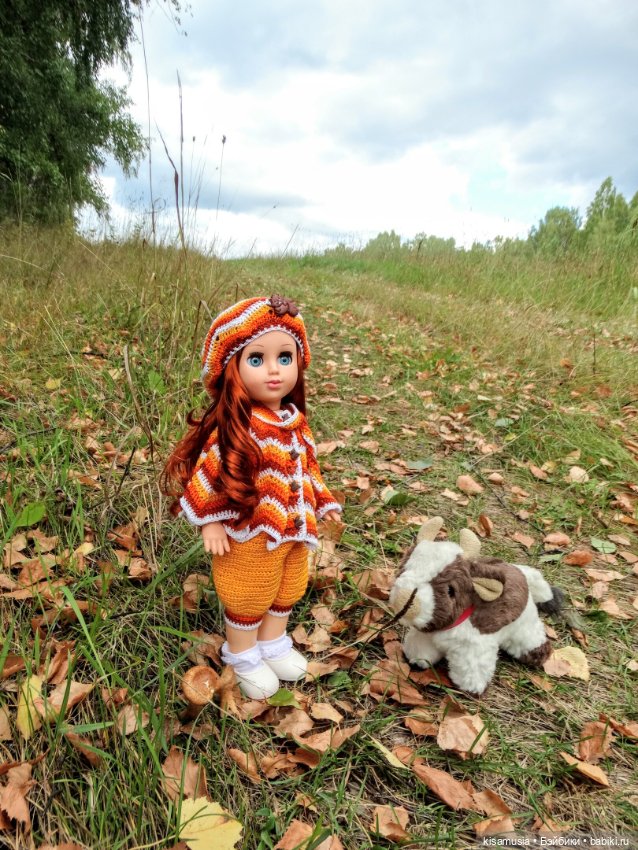 Алла в осеннем лесу — Российские куклы Весна (фото 3)