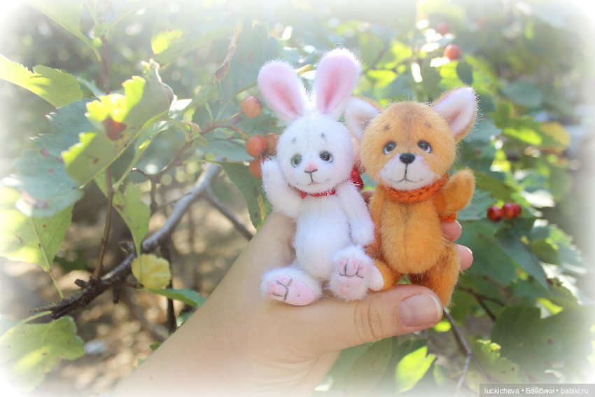 Зайчонок и Лисёнок на осенней прогулке