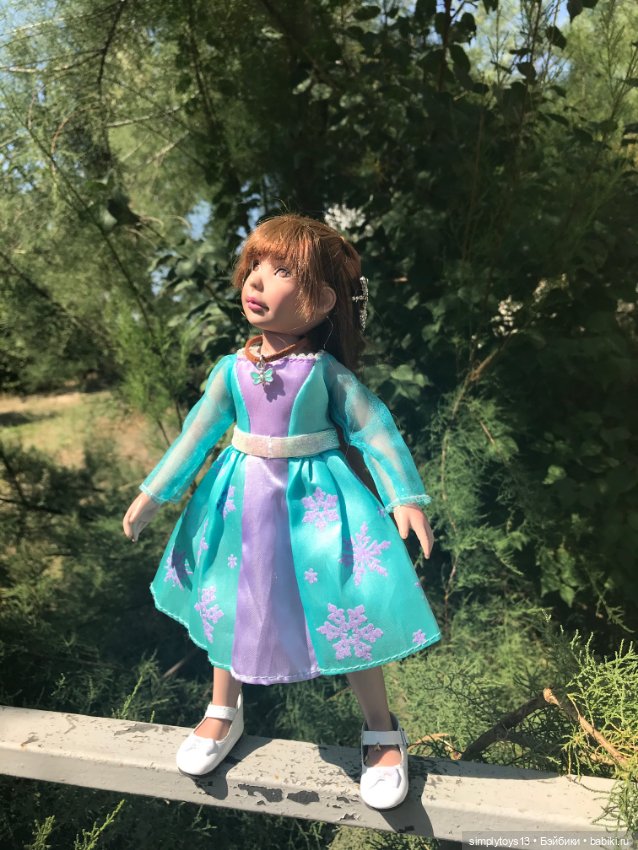 Прогулка Орешка (ЛиЭнн) недалеко от дома (фото 8)