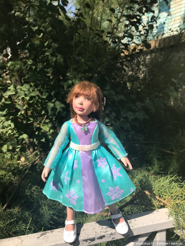 Прогулка Орешка (ЛиЭнн) недалеко от дома (фото 7)