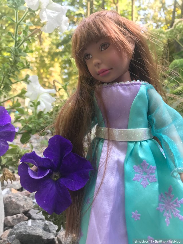 Прогулка Орешка (ЛиЭнн) недалеко от дома (фото 9)