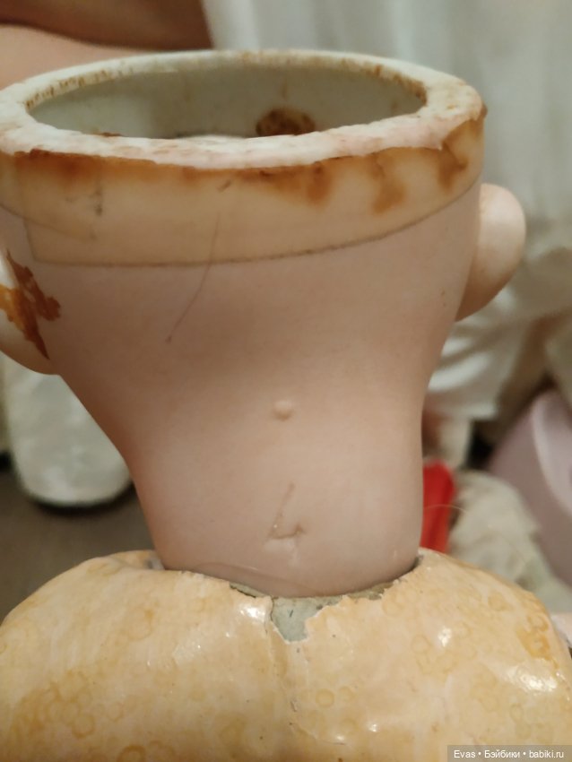 Помогите пожалуйста узнать производителя куклы (фото 3)