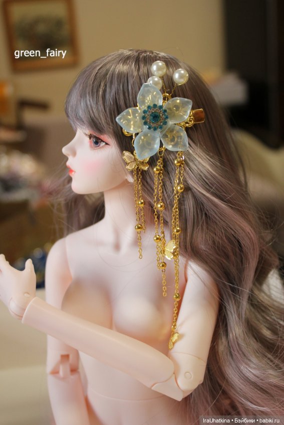 Парики и заколки. А вы чем украшаете волосы ваших кукол