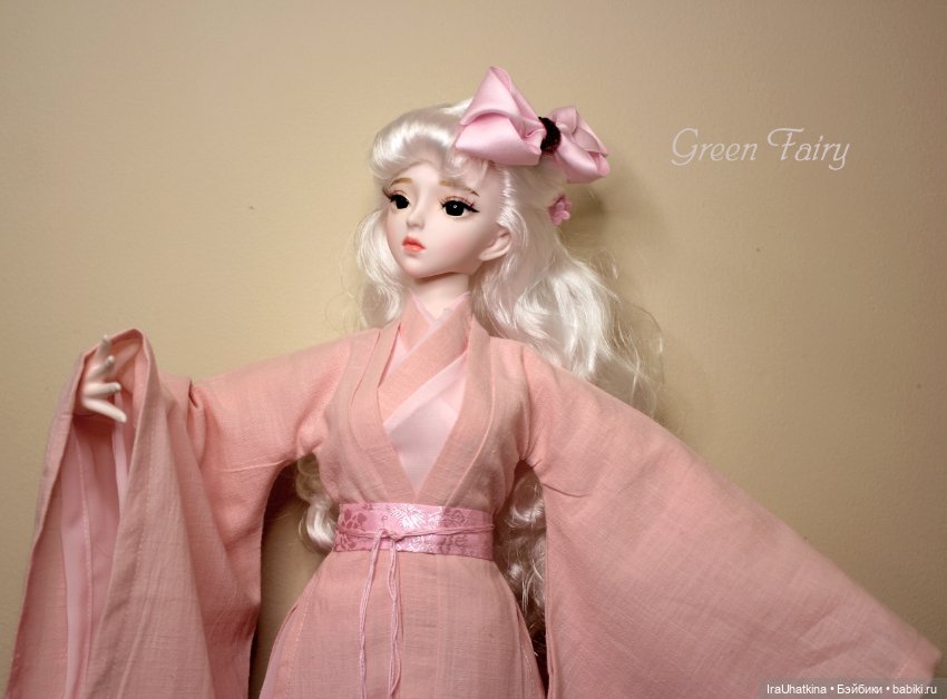 Парики и заколки. А вы чем украшаете волосы ваших кукол