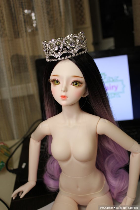 Парики и заколки. А вы чем украшаете волосы ваших кукол