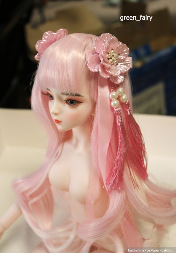 Парики и заколки. А вы чем украшаете волосы ваших кукол