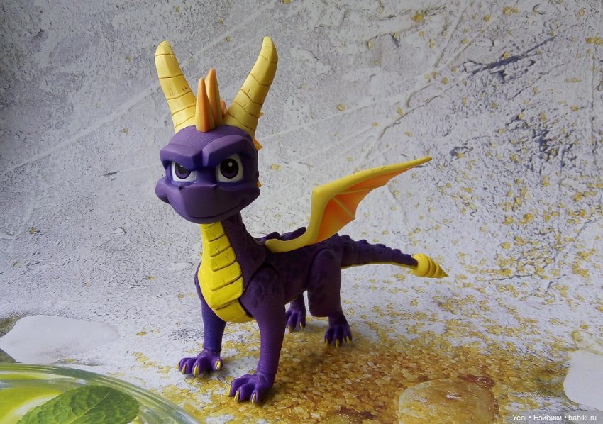 Фигурка Спайро от Нека (Neca Spyro the Dragon)