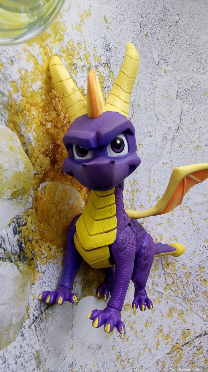 Фигурка Спайро от Нека (Neca Spyro the Dragon)
