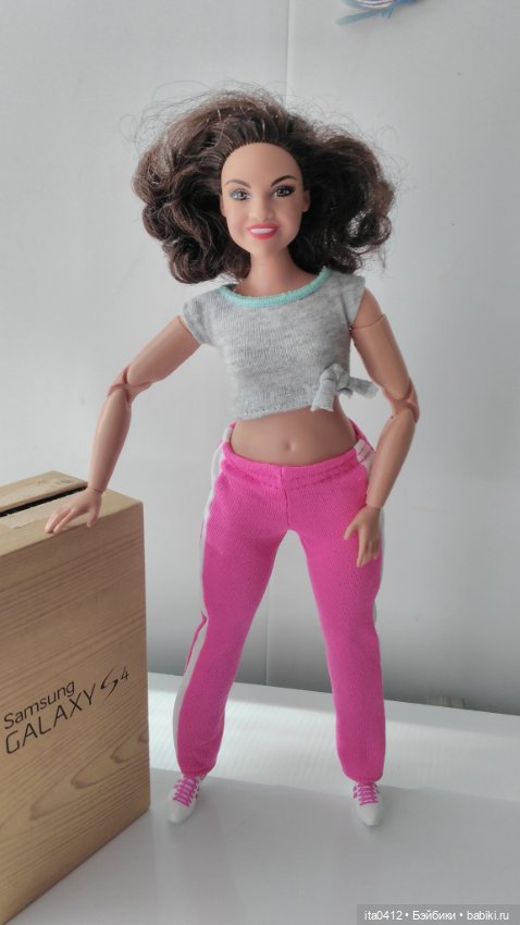 Лори Эрнандес и гибрид Эрна Лоррис Уж не знаю кто больше нравится