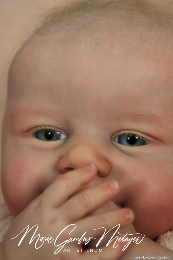 Oakley скульптора Sandy Faber, автор прототипа Marie Gambus-Metayer