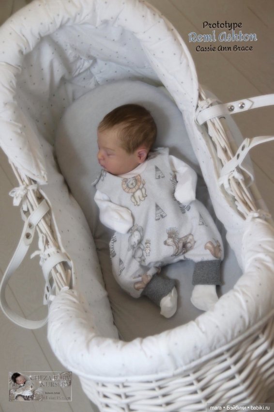 Remi Ashton скульптора Cassie Ann Brace, автор прототипа Cheryl van Pletzen