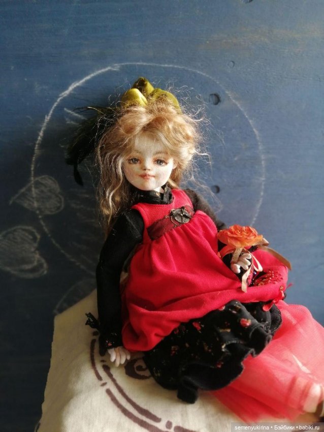 ЛОРА. Театральная девочка. Текстильная кукла (фото 4)
