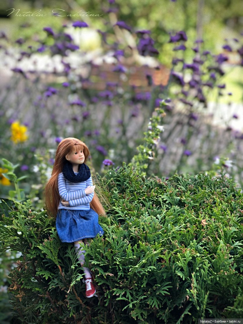 "Наш мир – аллея молодая роз..."