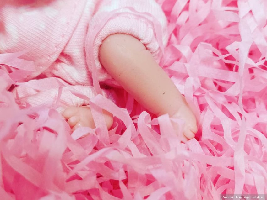 Яночка, миниатюрный младенец в коробке