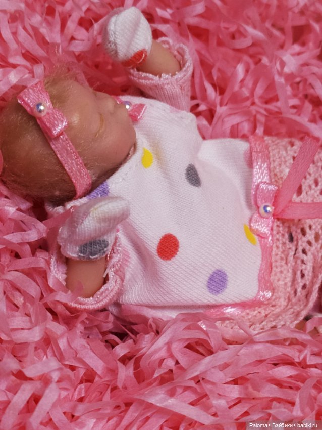 Яночка, миниатюрный младенец в коробке