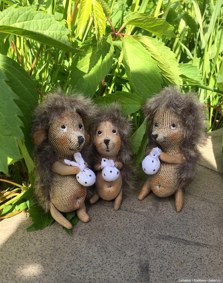 Ёжики-путешественники. Интерьерные текстильные игрушки (фото 10)