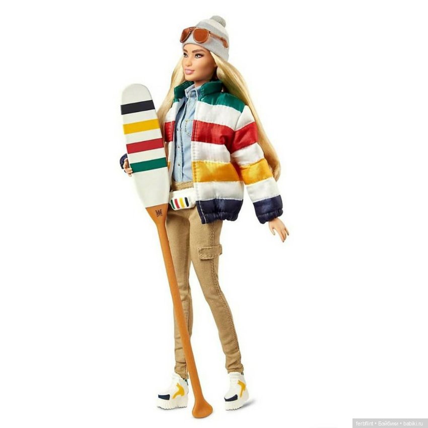 Hudson's Bay Barbie 2020 limited edition (фото 2)
