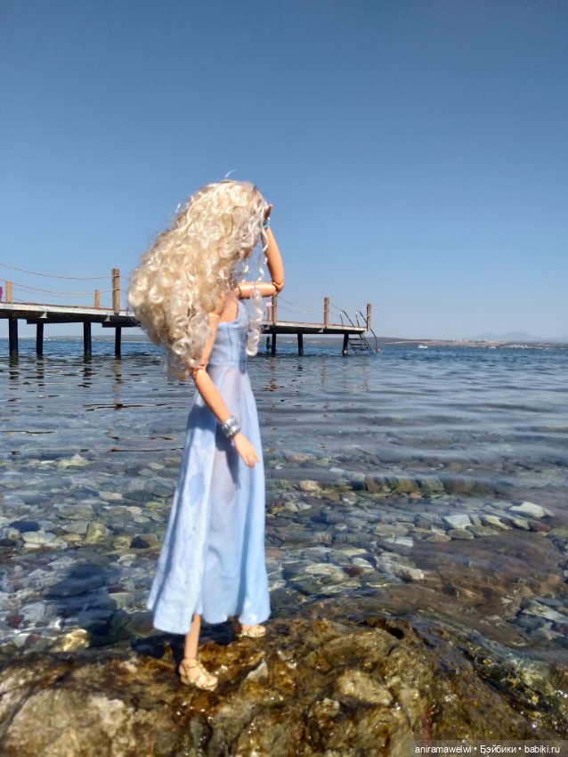 Вторая фотосессия Милли. Милли в голубом платье