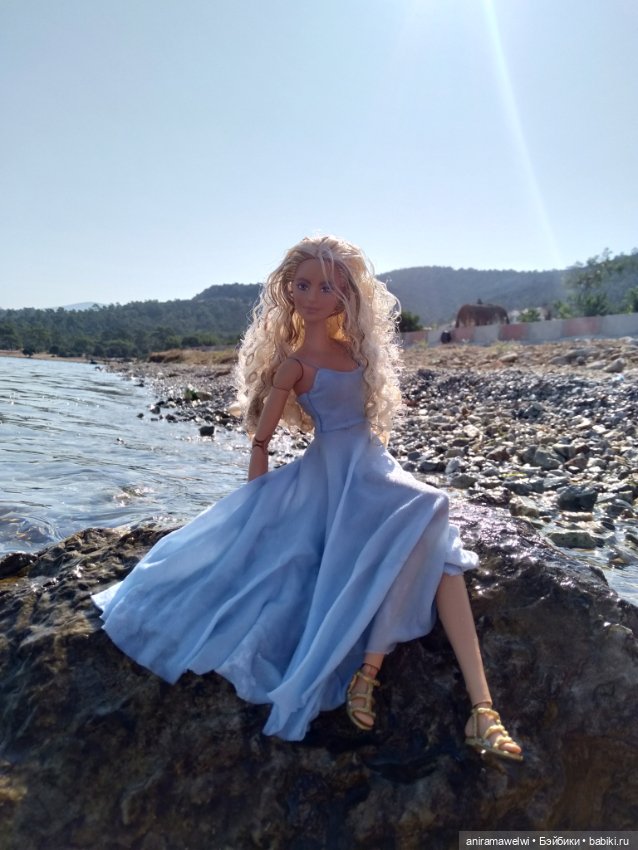 Вторая фотосессия Милли. Милли в голубом платье