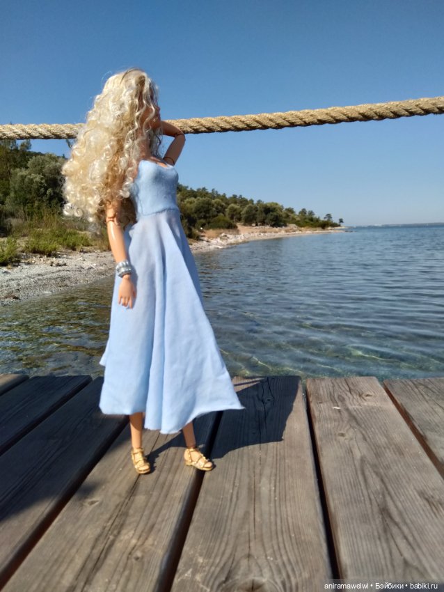 Вторая фотосессия Милли. Милли в голубом платье