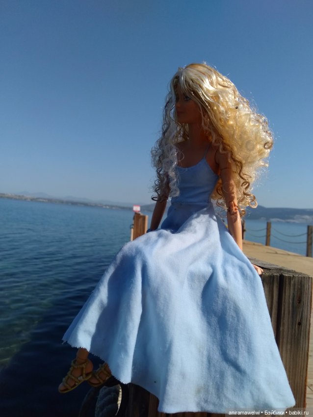 Вторая фотосессия Милли. Милли в голубом платье