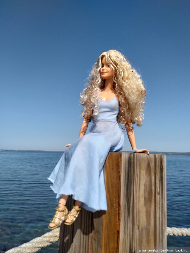 Вторая фотосессия Милли. Милли в голубом платье