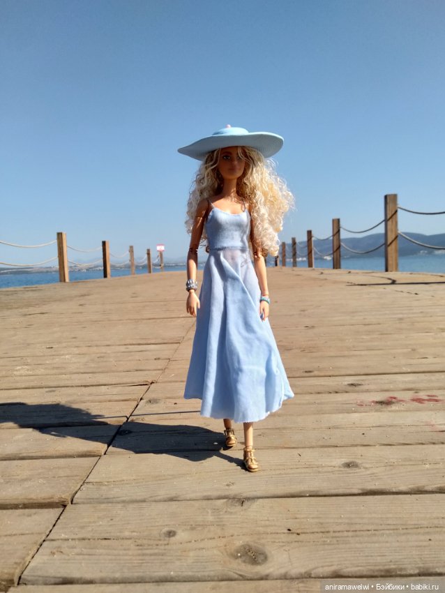 Вторая фотосессия Милли. Милли в голубом платье