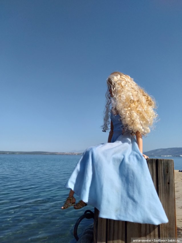 Вторая фотосессия Милли. Милли в голубом платье