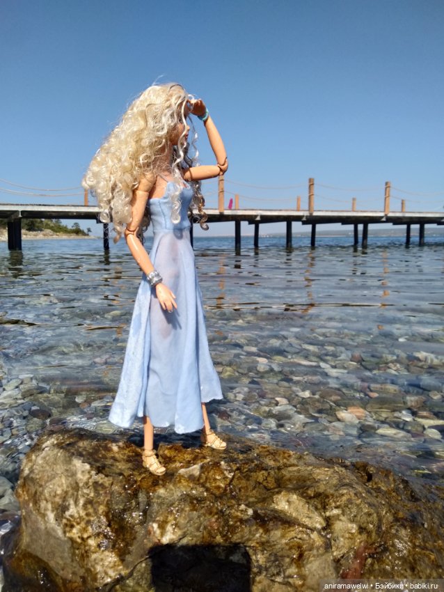 Вторая фотосессия Милли. Милли в голубом платье