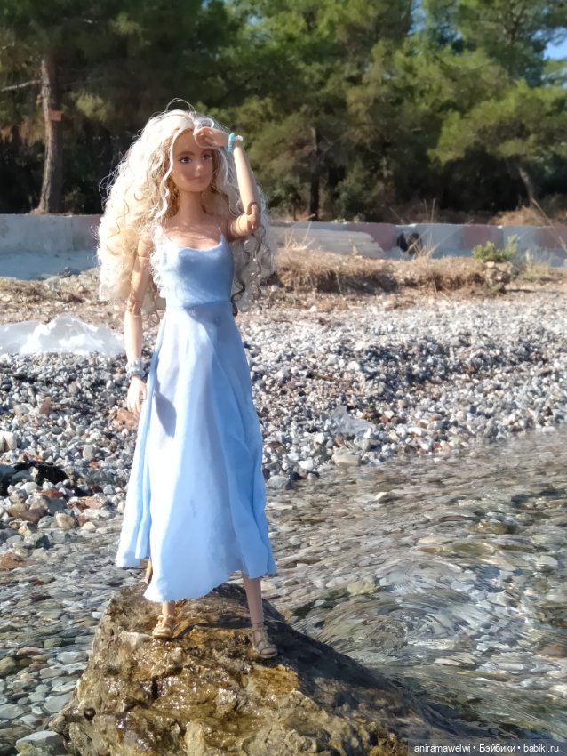 Вторая фотосессия Милли. Милли в голубом платье