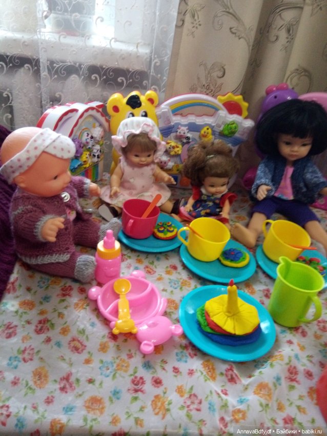 Как проводят время наши куколки