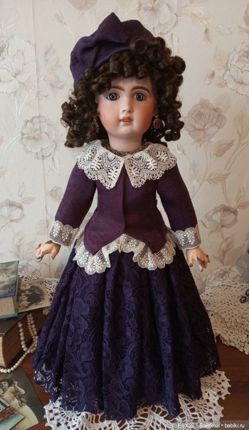 Новый наряд для Николь — Антикварные куклы Jumeau (Жюмо): Tete Jumeau