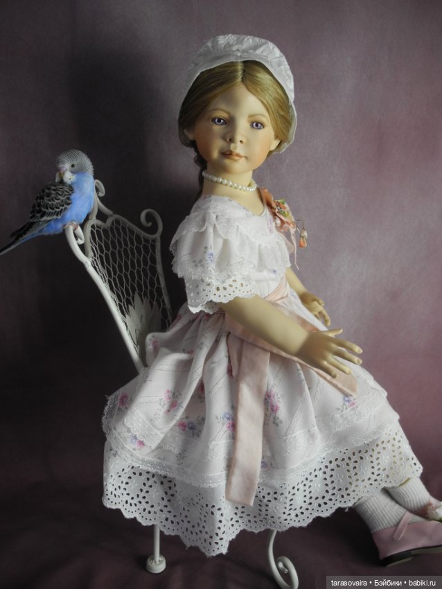 Фотосессия с птичкой — Редкие антикварные куклы и реплики: воск