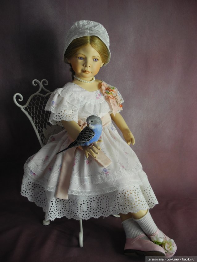 Фотосессия с птичкой — Редкие антикварные куклы и реплики: воск