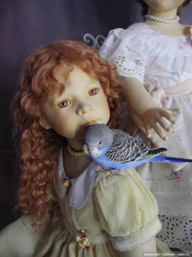 Фотосессия с птичкой — Редкие антикварные куклы и реплики: воск