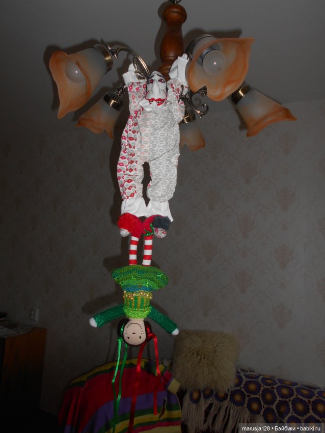 Выступление акробатического дуэта для старшего брата и сестры. С Днём Рождения