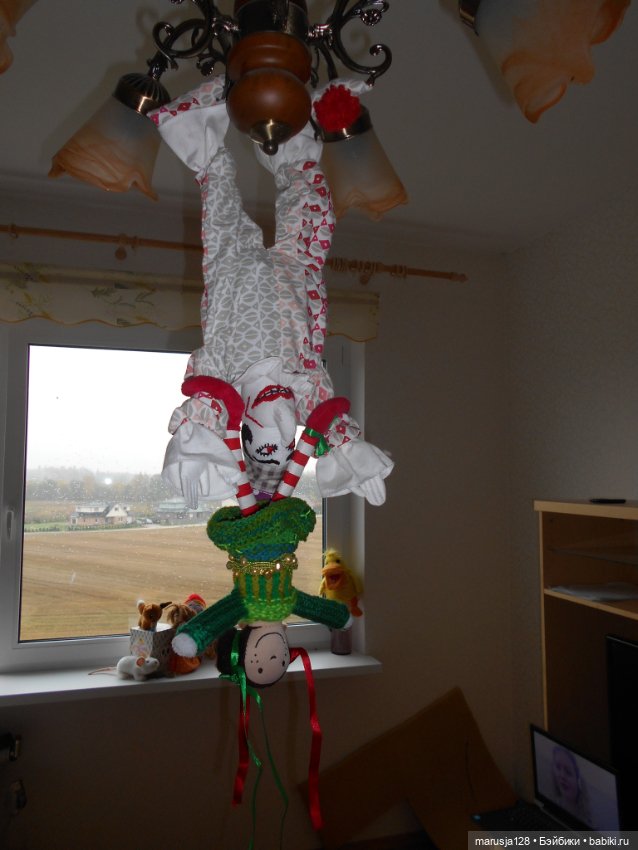 Выступление акробатического дуэта для старшего брата и сестры. С Днём Рождения