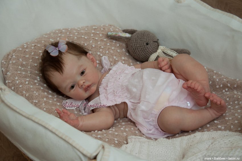 Meadow скульптора Andrea Arcello, автор прототипа Silvia Ezquerra