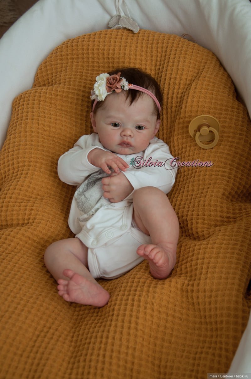 Meadow скульптора Andrea Arcello, автор прототипа Silvia Ezquerra