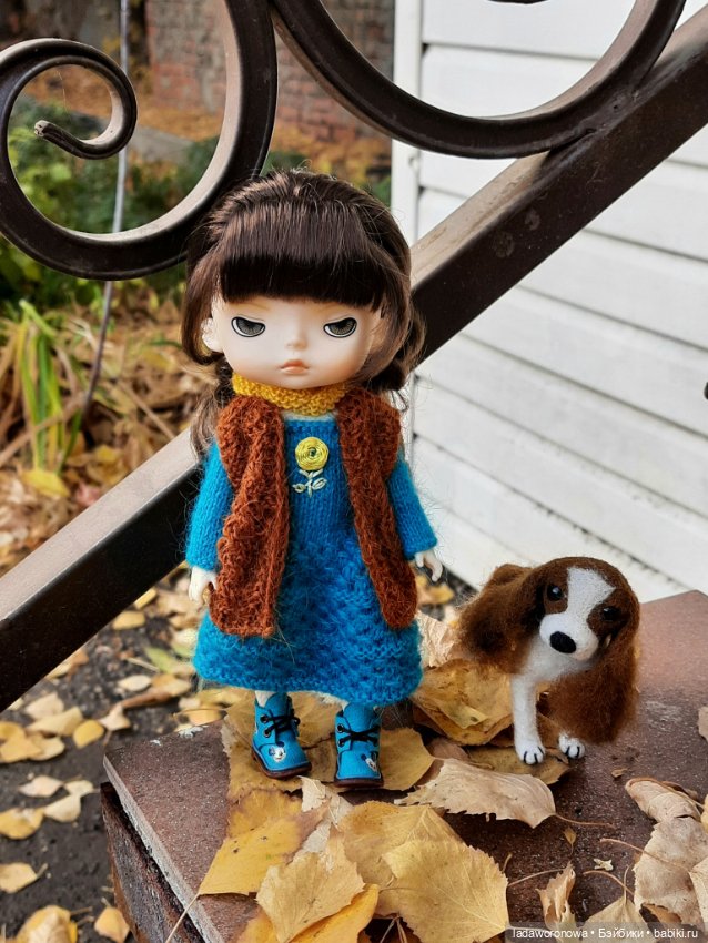 На прогулке осенним днем. Моя Лю от Xiaomi