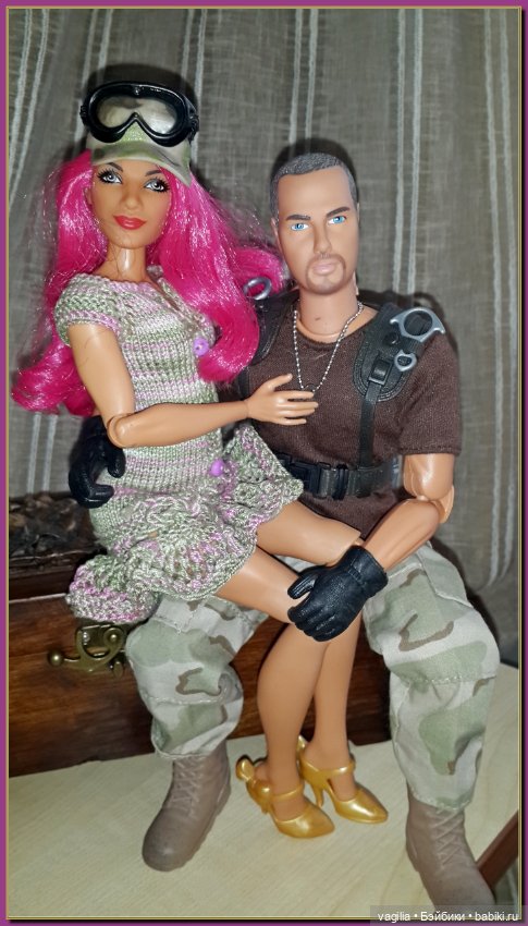 Две крепкие пары появились на кукольной полке (фото 3)