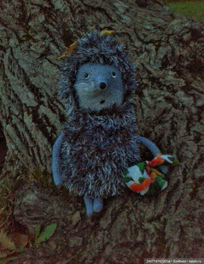 Ежик в осеннем лесу — Вязаные игрушки и амигуруми: крючком