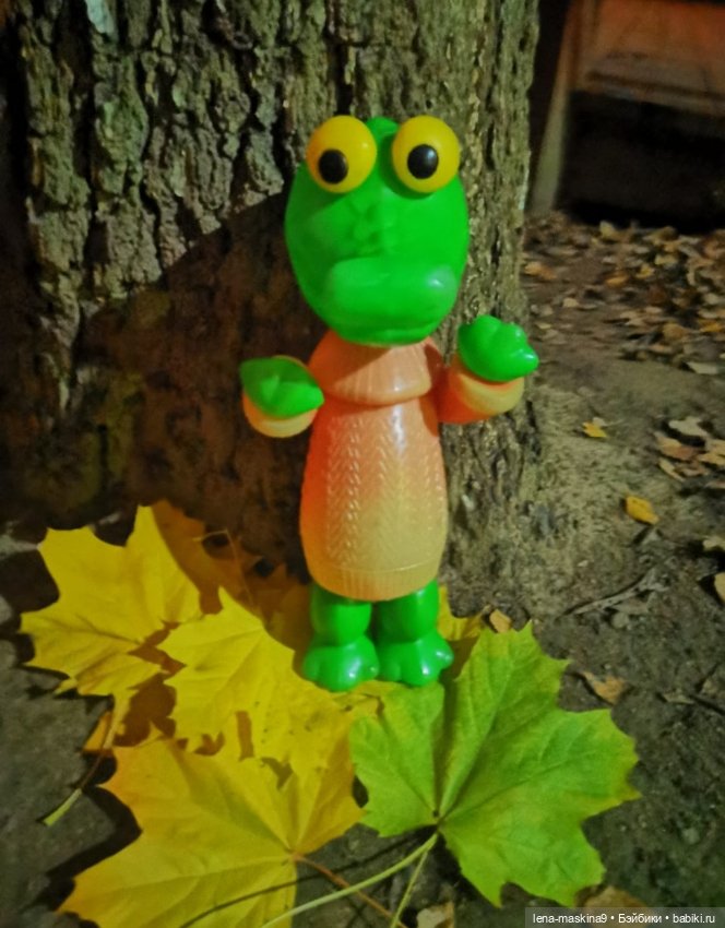 Крокодил Гена, в ночном лесу