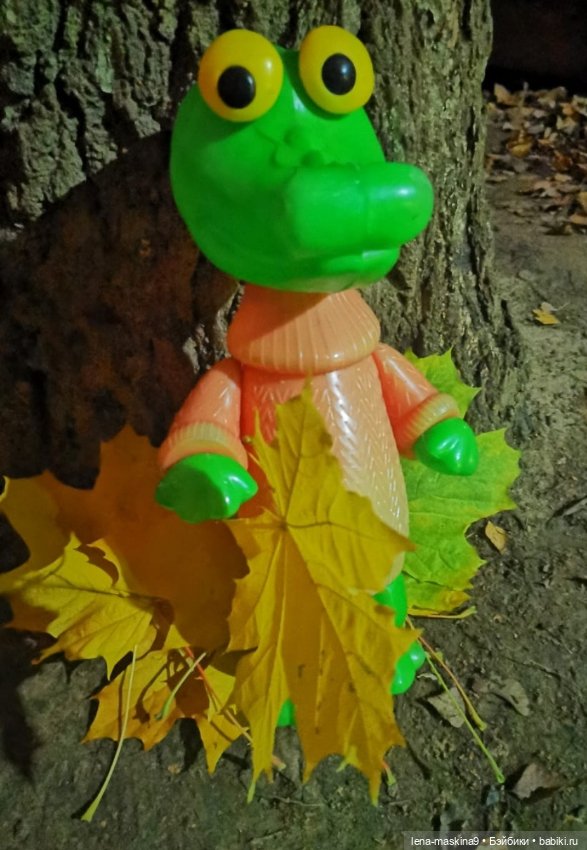 Крокодил Гена, в ночном лесу